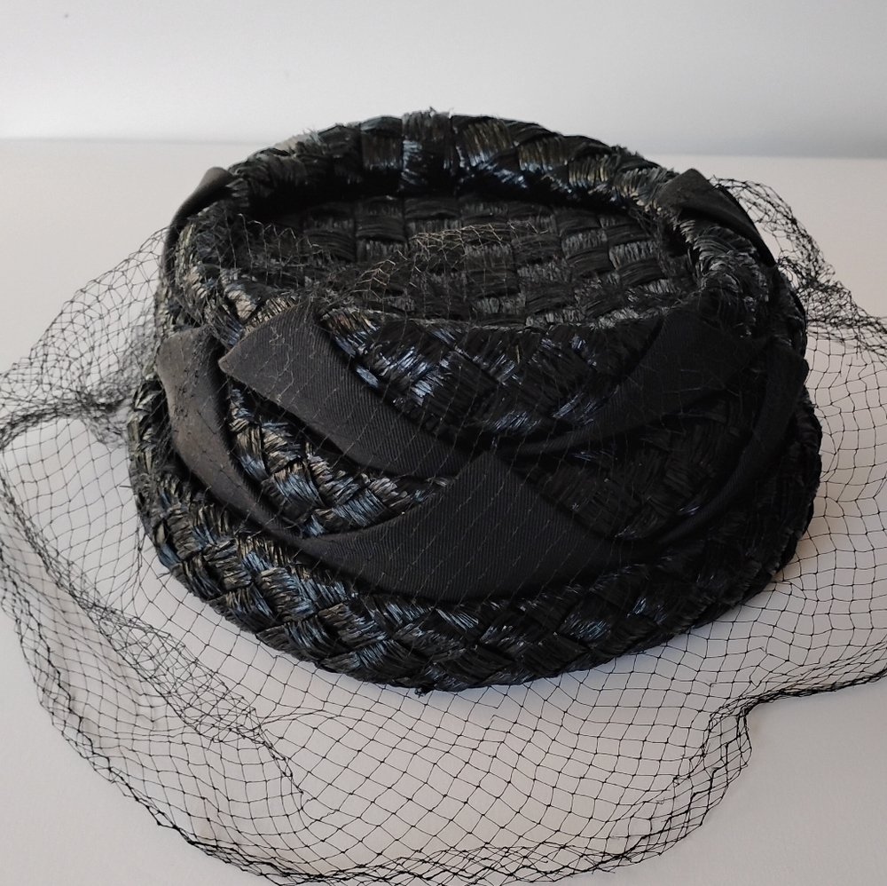 Bundle Of 2 Vintage 1950s Hats Black Woven Straw Classic Feminine I Love Lucy - Picture 5 of 11